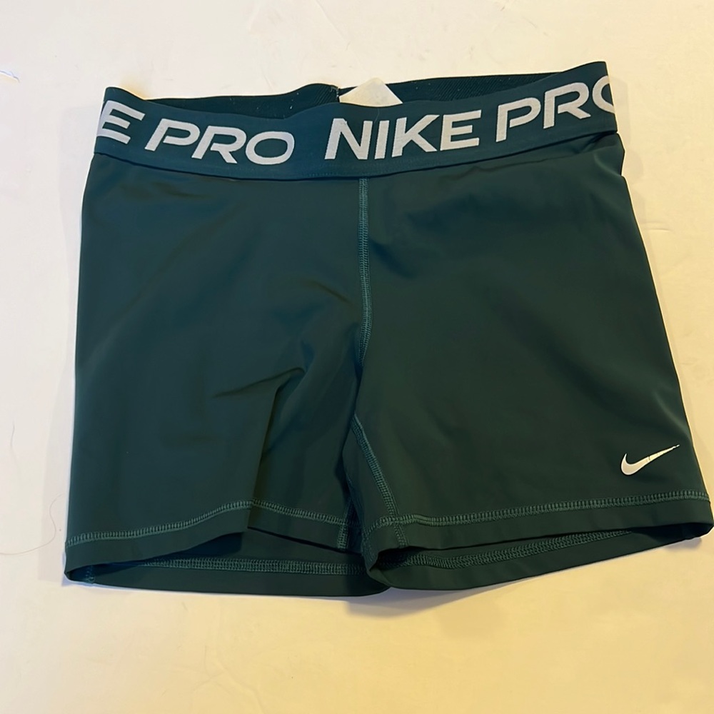 Nike Pro booty shorts